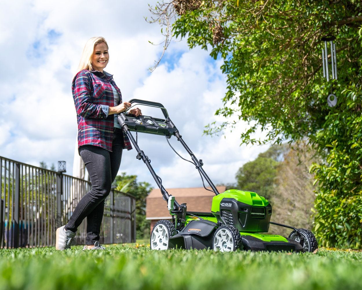 40V 21" Cordless Battery Self-Propelled Lawn Mower w/ (2) 4.0Ah USB Batteries & Charger - image 8