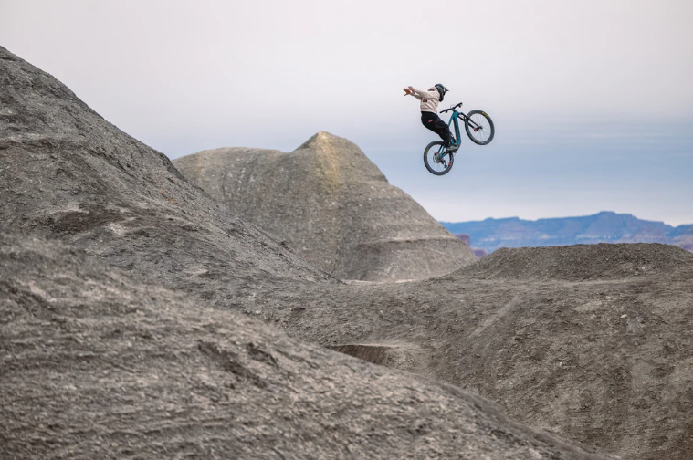 Santa Cruz Bullit X0 AXS RSV Electric Mountain Bike – Bosch CX - image 4