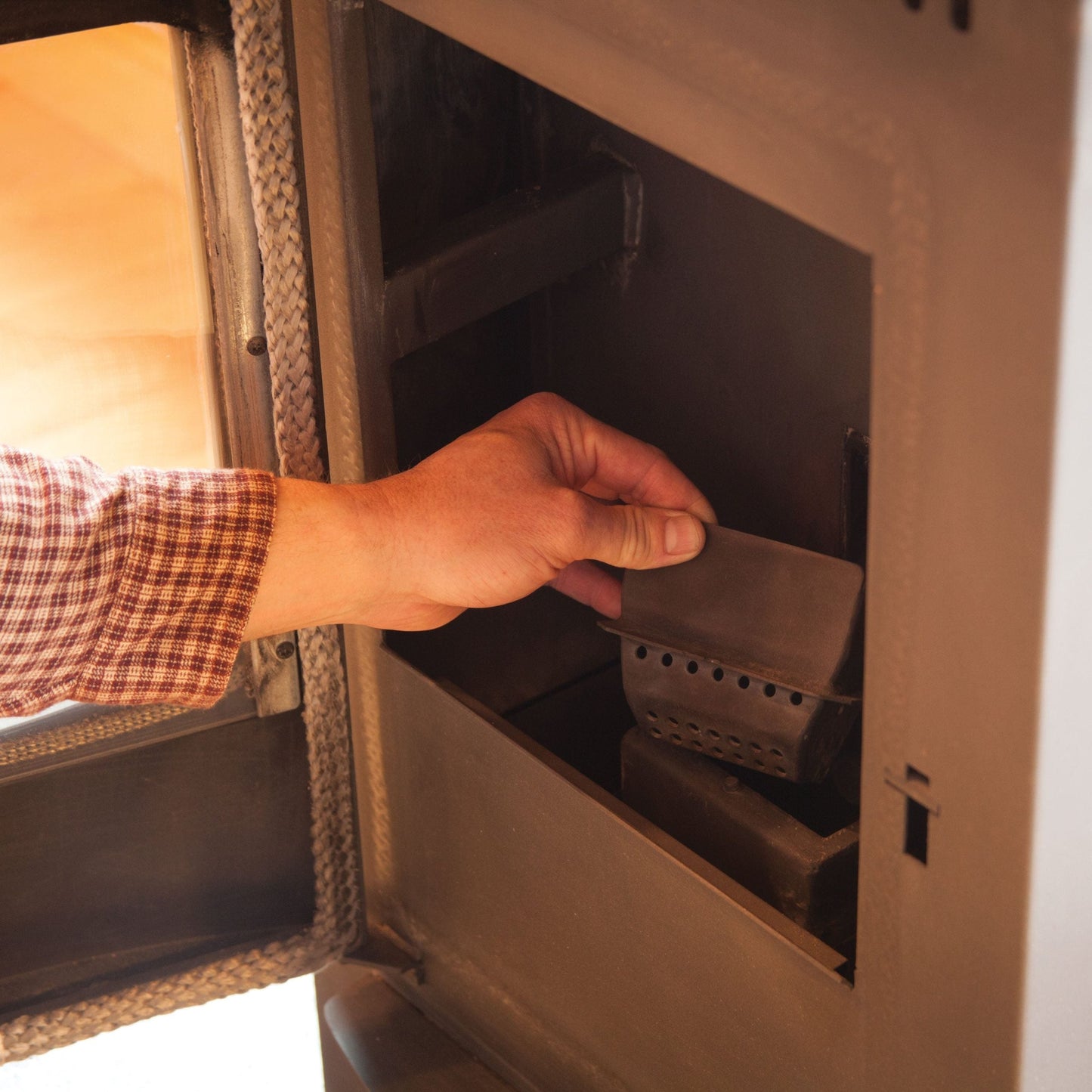 Castle Serenity Wood Pellet Stove - image 3
