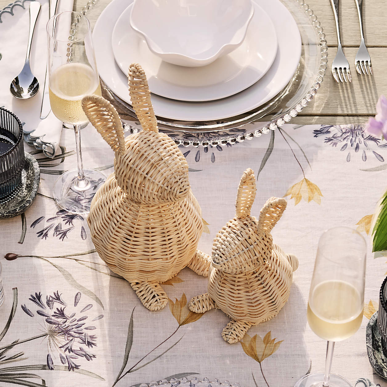 Small Rattan Bunny Decorative Sculpture